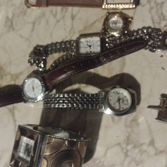 Assorted Watches Collection(18 Count) - Picture 5 of 5